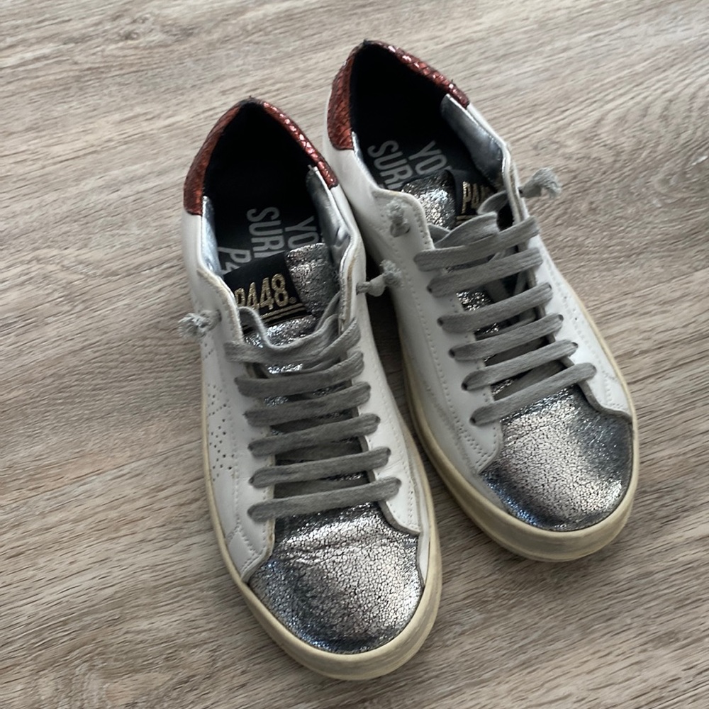 P448 size 6 low top sneakers